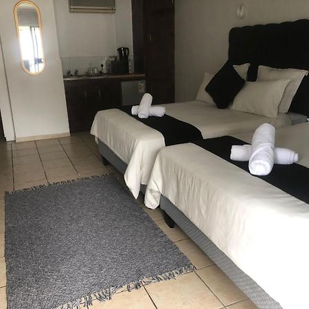 Jnc Lodge Richards Bay Bagian luar foto