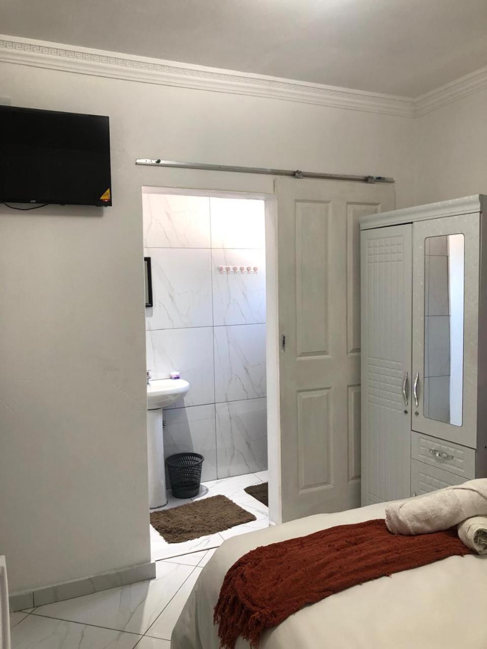 Jnc Lodge Richards Bay Bagian luar foto
