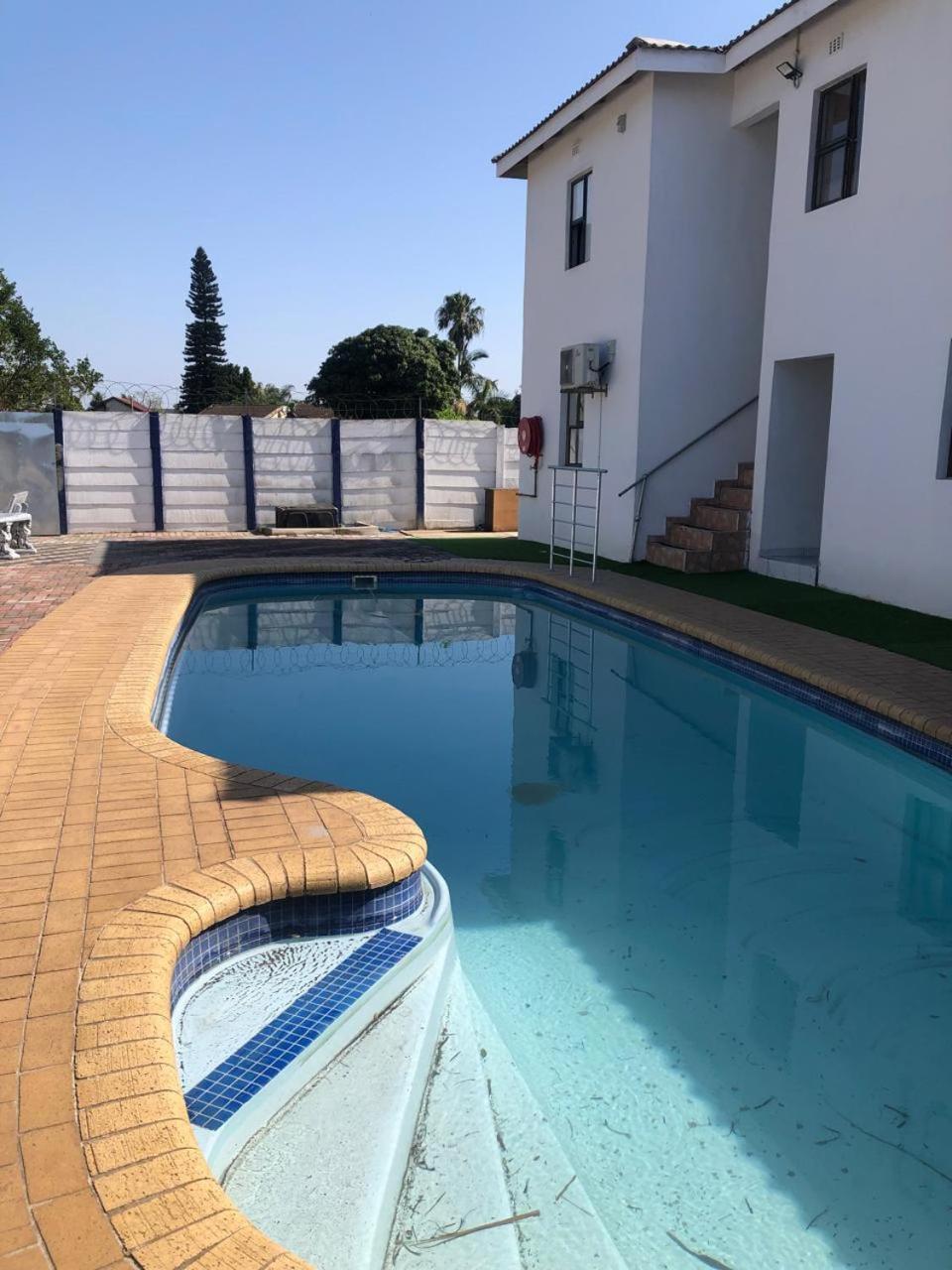 Jnc Lodge Richards Bay Bagian luar foto