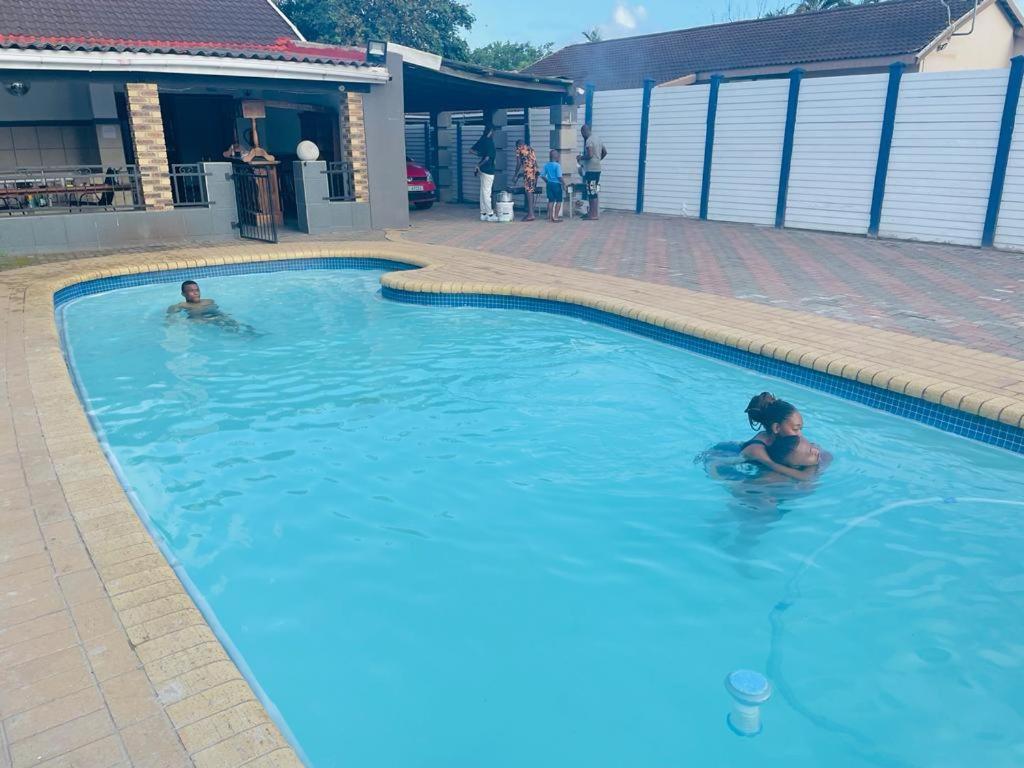 Jnc Lodge Richards Bay Bagian luar foto