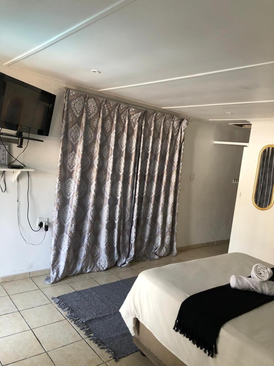 Jnc Lodge Richards Bay Bagian luar foto