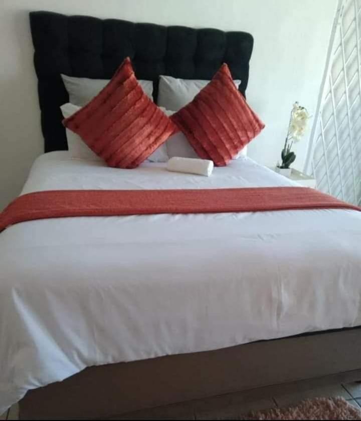 Jnc Lodge Richards Bay Bagian luar foto